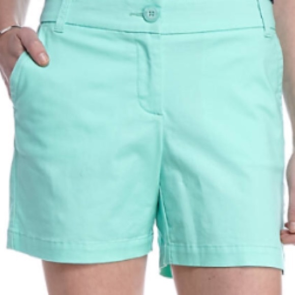 Crown & Ivy Short Size 2P - Picture 7 of 7